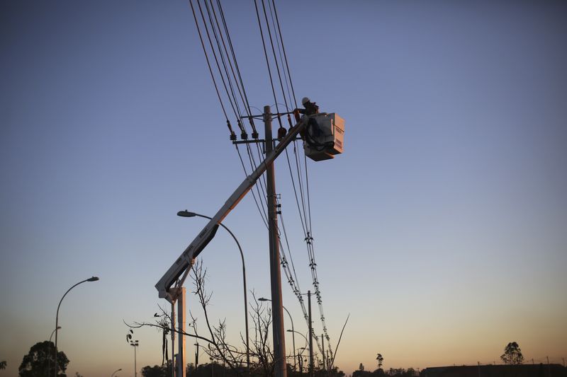 N.Y. Long Island Power Authority looking for possible new operator By Reuters 1 N.Y. Long Island Power Authority looking for possible new operator By Reuters