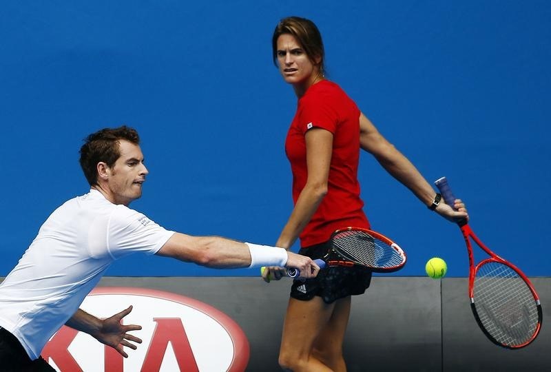 Amelie mauresmo upskirt