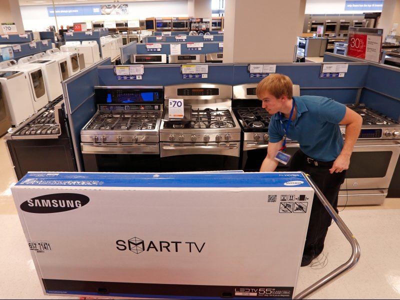 &copy; Reuters, Sears is cutting jobs.