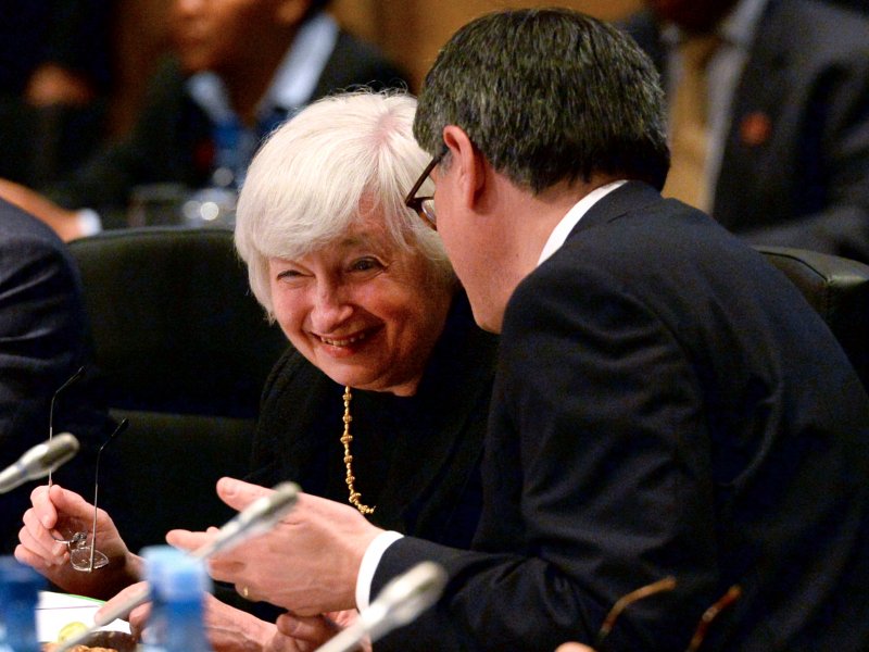 &copy; REUTERS/William West, Fed Chair Janet Yellen is relayed a message.