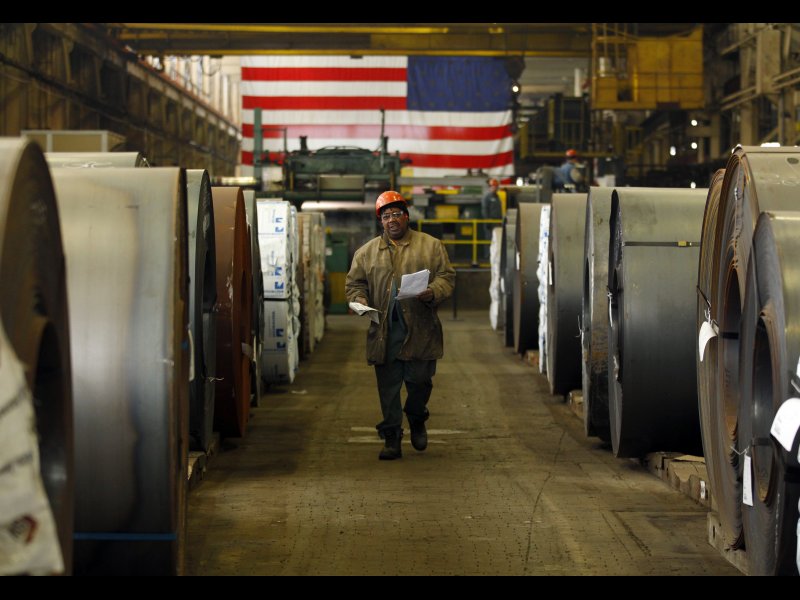 &copy; REUTERS/Brian Snyder, A worker at Gregory Industries in Canton, Ohio, in 2012.