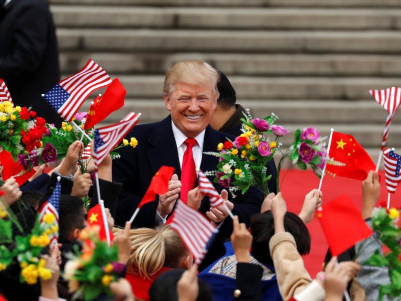 &copy; Damir Sagolj/Reuters, U.S. President Donald Trump arrives for a welcoming ceremony in Beijing, China, November 9, 2017. REUTERS/Damir Sagolj