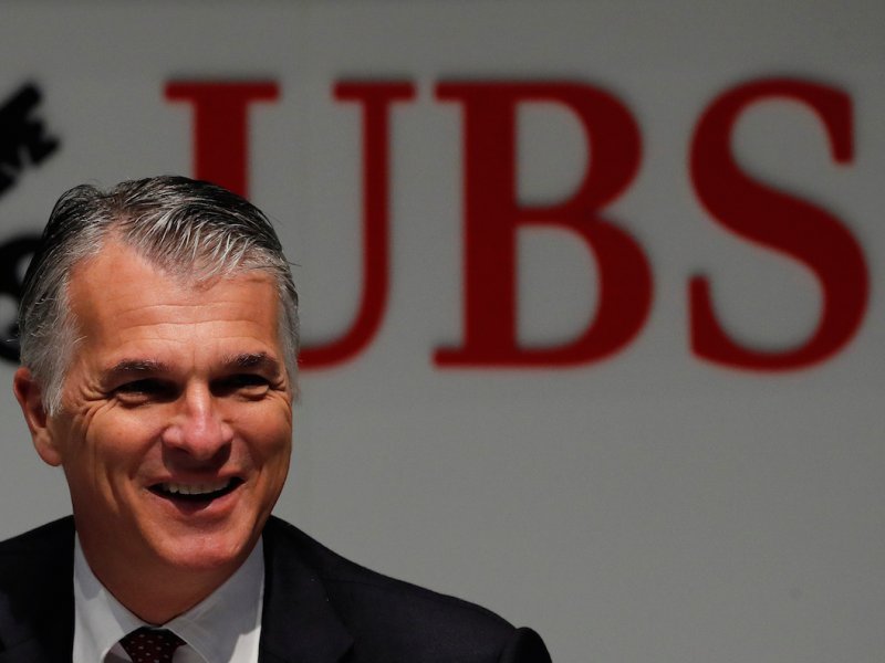 &copy; REUTERS/Arnd Wiegmann, CEO Sergio Ermotti of Swiss bank UBS smiles as he speaks at the annual news conference in Zurich, Switzerland January 22, 2018.