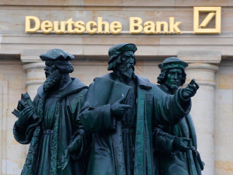 &copy; REUTERS/Kai Pfaffenbach, A statue is pictured in front of the former head quarters of Germany&#039;s largest business bank, Deutsche Bank in Frankfurt, January 28, 2013. 