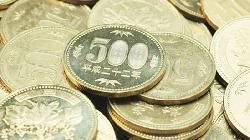 GLOBAL MARKETS-Asia cautious as Turkish lira takes a dive