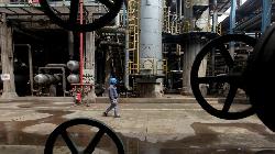 Oil gains push rouble past Ukraine tensions; stocks rise