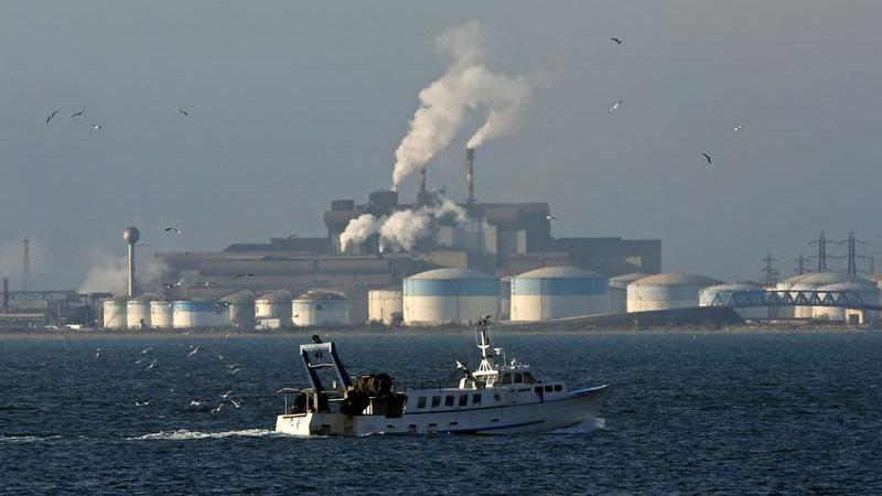 W. Africa Crude-Nigerian Qua under force majeure, Angolan steady