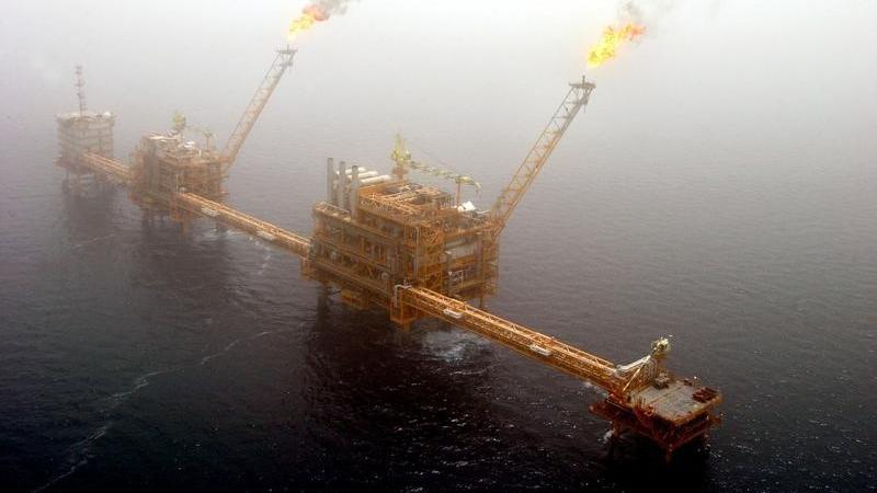 W. Africa Crude-Angolan offers slide despite looming cut in Saudi crude