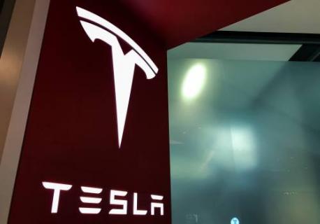 Tesla voert productie verder op