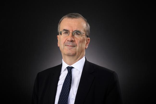 © Bloomberg. Francois Villeroy de Galhau, governor of the Bank of France, poses for a photograph following a Bloomberg Television interview at the World Economic Forum (WEF) in Davos, Switzerland. 