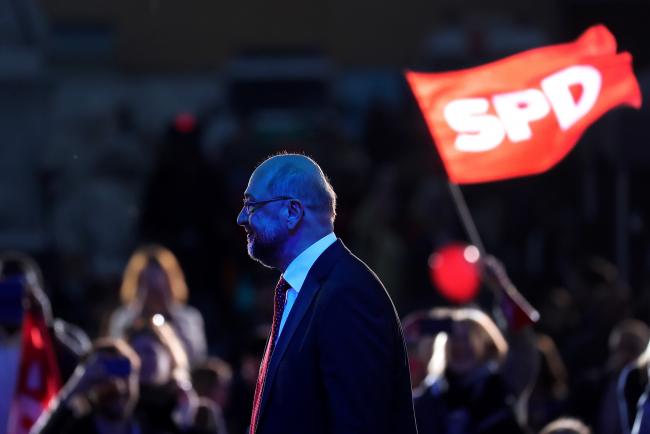 © Bloomberg. Martin Schulz, Social Democrat Party (SPD) candidate for German Chancellor, smiles during an election campaign rally in Berlin, Germany.