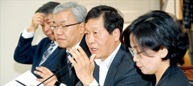 합의도 없이 ILO협약 비준 권고한 경사노위…결국 경영계는 '들러리'였다