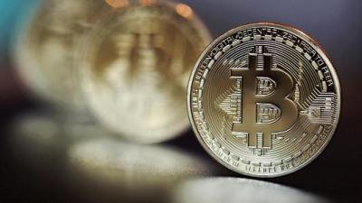 Bitcoin tiến sát mức cao kỷ lục