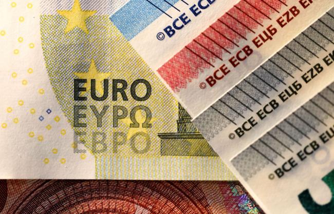 Euro Forecasters See a World-Beating Run in 2020