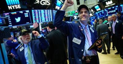 Dow Jones vọt hơn 700 điểm sau nhận định từ Chủ tịch Fed