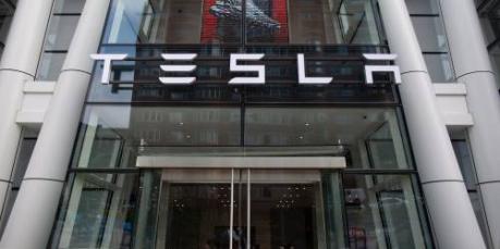 Tesla duikelt op beurs na interview Musk