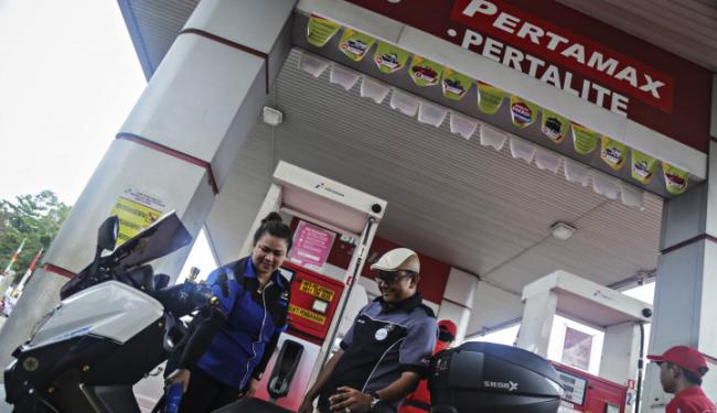 Harga Minyak Mentah Melemah, Pertamina Turunkan Harga 