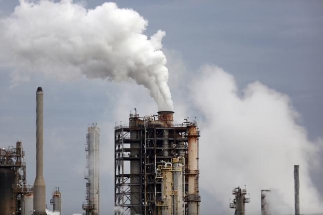 © Bloomberg. Emissions rise from the Royal Dutch Shell Plc Norco Refinery in Norco, Louisiana, U.S., on Friday, Feb. 9, 2018. U.S. refiners exported staggering amounts of diesel and gasoline last year, hitting records in both categories while continuing to eye more opportunities to expand. Photographer: Luke Sharrett/Bloomberg