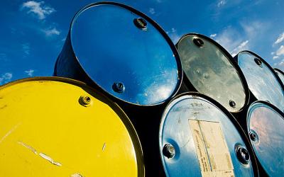 Giá dầu tăng gần 3% khi OPEC phát tín hiệu gia hạn thỏa thuận cắt giảm sản lượng