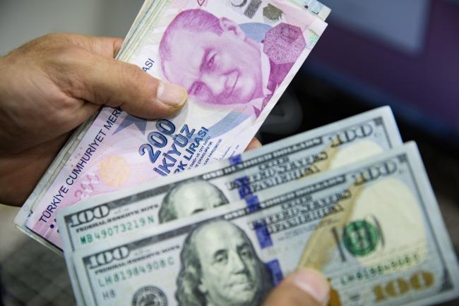 Turkey Moves to Defend Currency After Lira Comes Under Fire