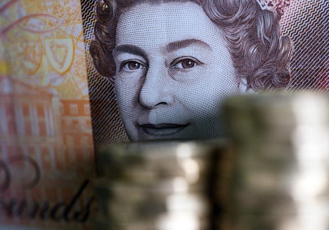 Pound Surges, Gilts Slide on Signals of Brexit Breakthrough