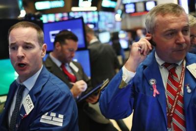 Dow Jones và S&P 500 giảm điểm sau quyết định từ Fed