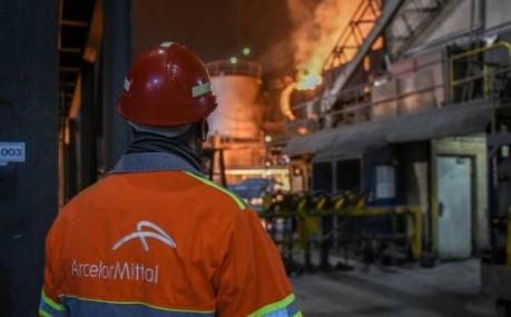 Staalgigant ArcelorMittal voert winst op