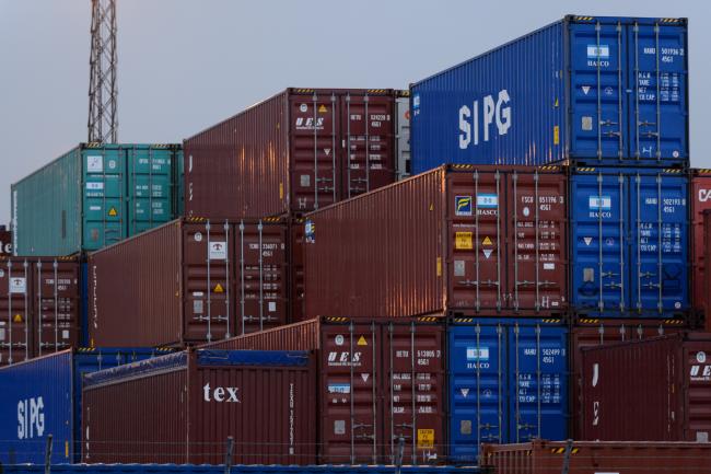 © Bloomberg. Containers sit stacked at a shipping terminal in Yokohama, Japan, on Tuesday, March 21, 2017. Japan’s exports rose the most in two years in February, after a lull in January that was due to the Lunar New Year celebrations in Asian trading partners.