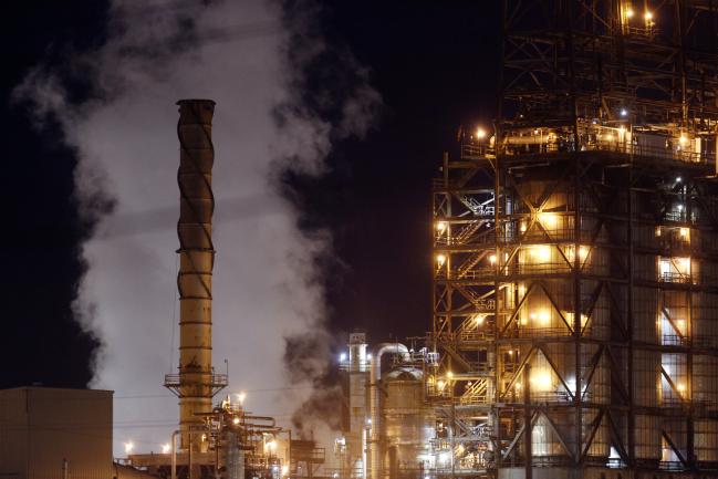© Bloomberg. Emissions rise from the Royal Dutch Shell Plc Norco Refinery at night in Norco, Louisiana, U.S., on Thursday, Feb. 8, 2018. U.S. refiners exported staggering amounts of diesel and gasoline last year, hitting records in both categories while continuing to eye more opportunities to expand.