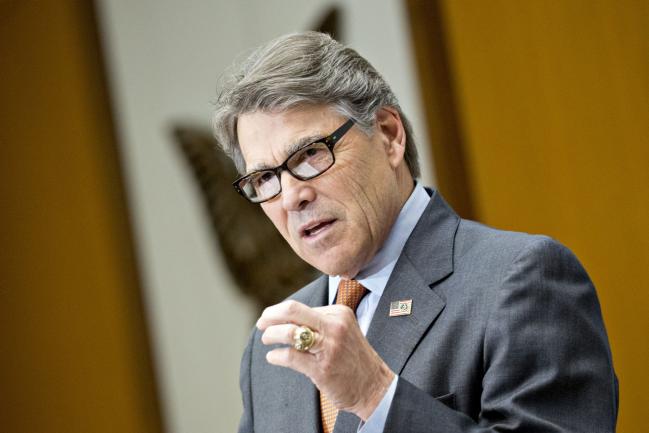 Energy Chief Perry Tells Trump He Plans to Leave Post This Year