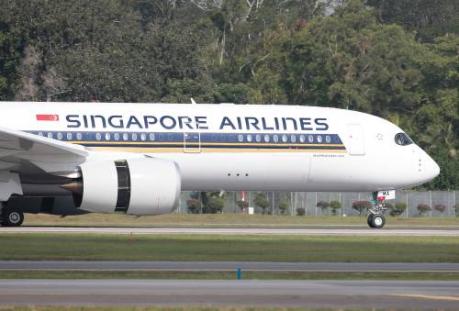 Olieprijs drukt ook winst Singapore Airlines