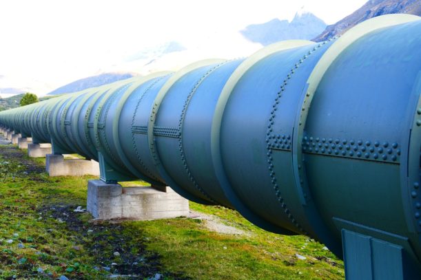 Is Enbridge Inc. (TSX:ENB) or TransCanada Corp. (TSX:TRP) a Better Buy Today?