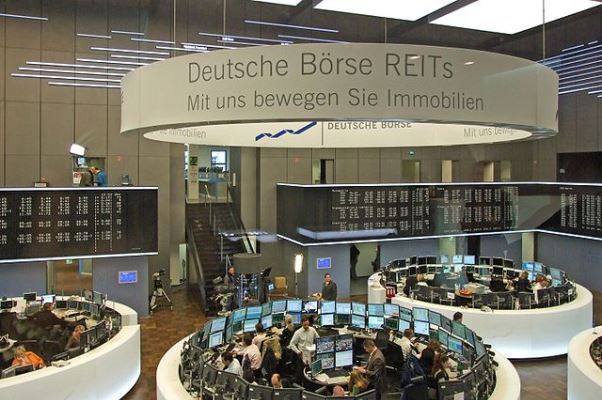 © EborsaHaber. Deutsche Börse Başkanı İnsider Trading İddiaları Ardından İstifa Ediyor