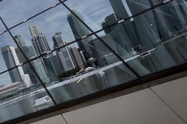 Non-Resident Deposits in Singapore Banks Rise, Suggesting Inflows From Hong Kong