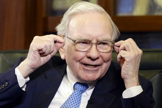 Coronavirus, il guru di Wall Street Warren Buffett: “Non spaventa, continuo a comprare azioni”