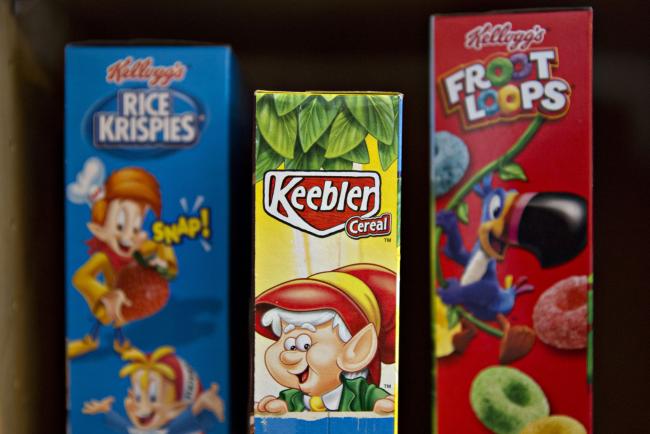 © Bloomberg. Boxes of Kellogg Co. Rice Krispies, Keebler and Froot Loops brand breakfast cereals are arranged for a photograph in Tiskilwa, Illinois, U.S., on Wednesday, Feb. 8, 2017. Kellogg is scheduled to report earnings on Feb. 9.
