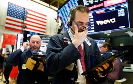 Wall Street lager op zorgen handel en politiek