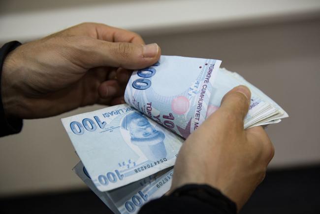 Turkish State Banks Move to Lift Lira as Market Rout Deepens