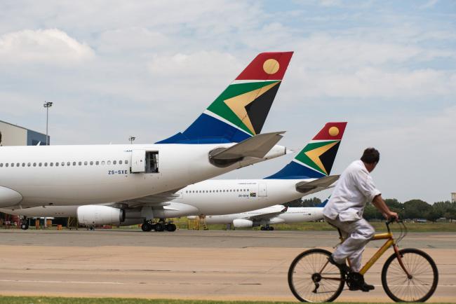 South African Airways Faces Regulator Inquiry Over Sale Plan