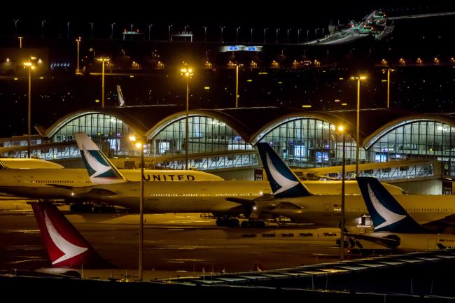 Cathay Shares Resume Slide as Flight Cancellations Compound Woes