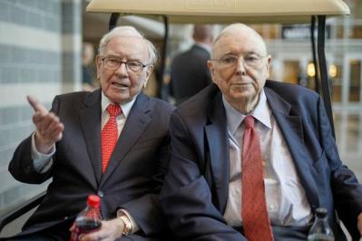 Năm điều cổ đông Berkshire Hathaway muốn Warren Buffett trả lời
