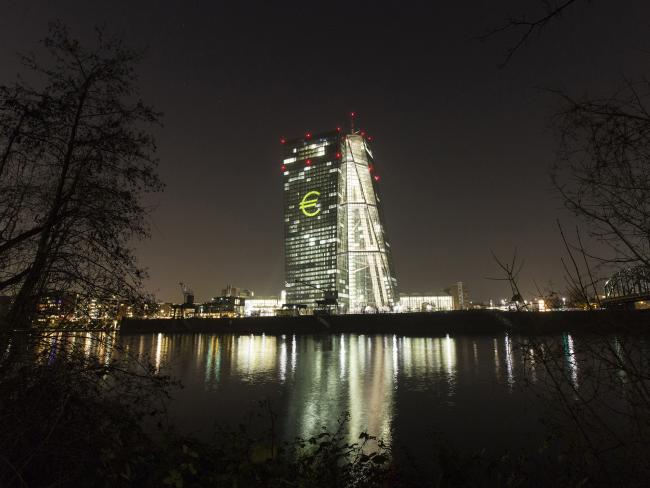 © Bloomberg. An illuminated euro currency symbol is projected on to the European Central Bank (ECB) headquarters during the Luminale light festival in Frankfurt. 