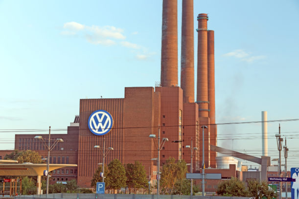 Die aktuellen Herausforderungen der VW-Aktie und welche Lichtblicke es gibt