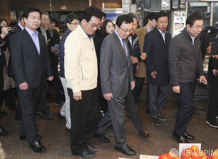 [사진] 제로페이 활성화 나선 이해찬·박원순·홍종학