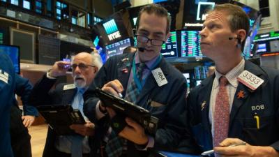 Hợp đồng tương lai Dow Jones quay đầu giảm hơn 100 điểm