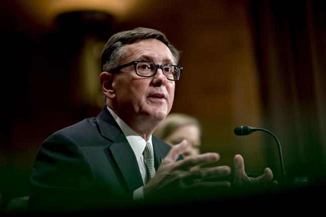 © Bloomberg. Richard Clarida, vice chairman of the U.S. Federal Reserve nominee for U.S. President Donald Trump, speaks during a Senate Banking Committee confirmation hearing in Washington, D.C. on May 15. 