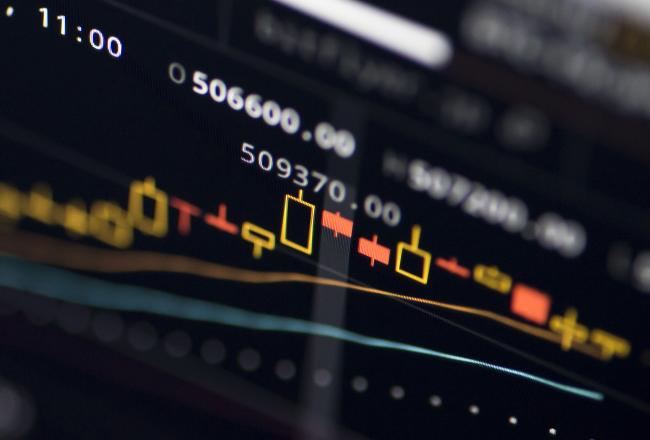 © Bloomberg. A chart of bitcoin prices against Japanese yen is displayed on a computer monitor via software for trading virtual currencies in Tokyo, Japan, on Wednesday, Aug. 30, 2017. Stock of Bitcoin, the best-known digital currency, has surged 358 percent this year. While staggering, lesser-known competitors have seen even bigger gains, such as the more than 4,000 percent increase for ethereum. Photographer: Tomohiro Ohsumi/Bloomberg