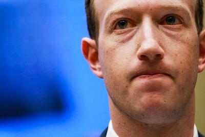 Cổ đông Facebook “âm mưu” lật đổ Mark Zuckerberg