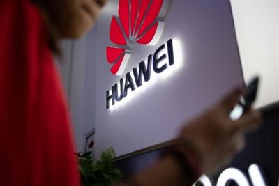Huawei đang “gồng mình” vượt qua cơn giông bão từ Mỹ