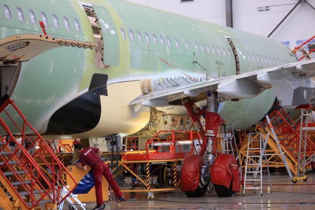 © Bloomberg. An Airbus A320 aircraft on the final assembly line. 